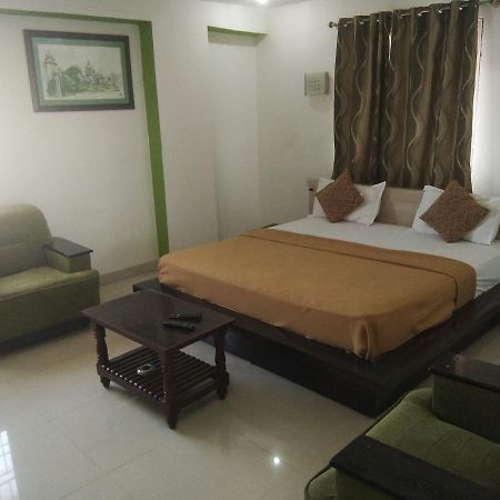 Sairam Residency Hotel Тирупати Екстериор снимка