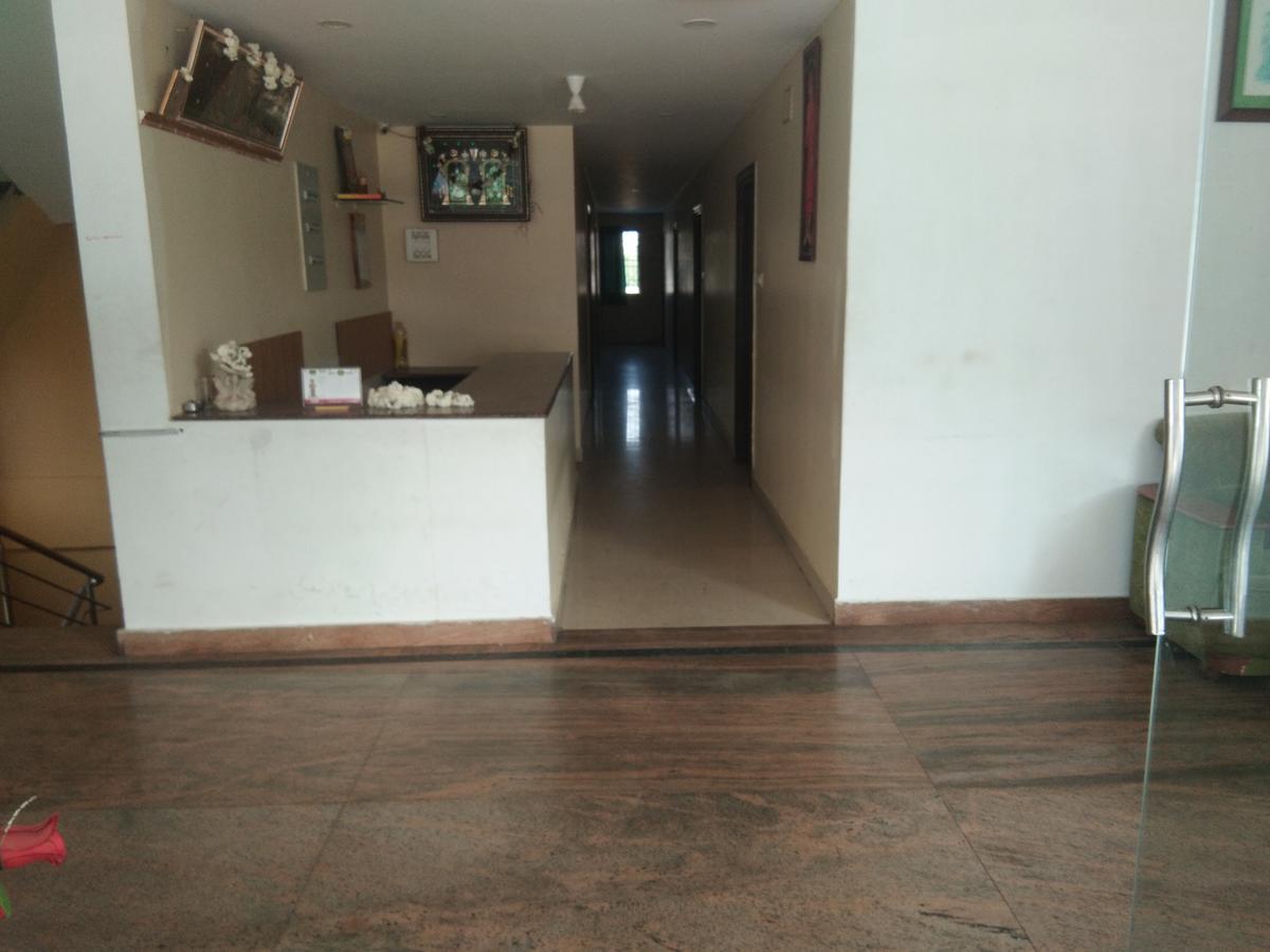 Sairam Residency Hotel Тирупати Екстериор снимка