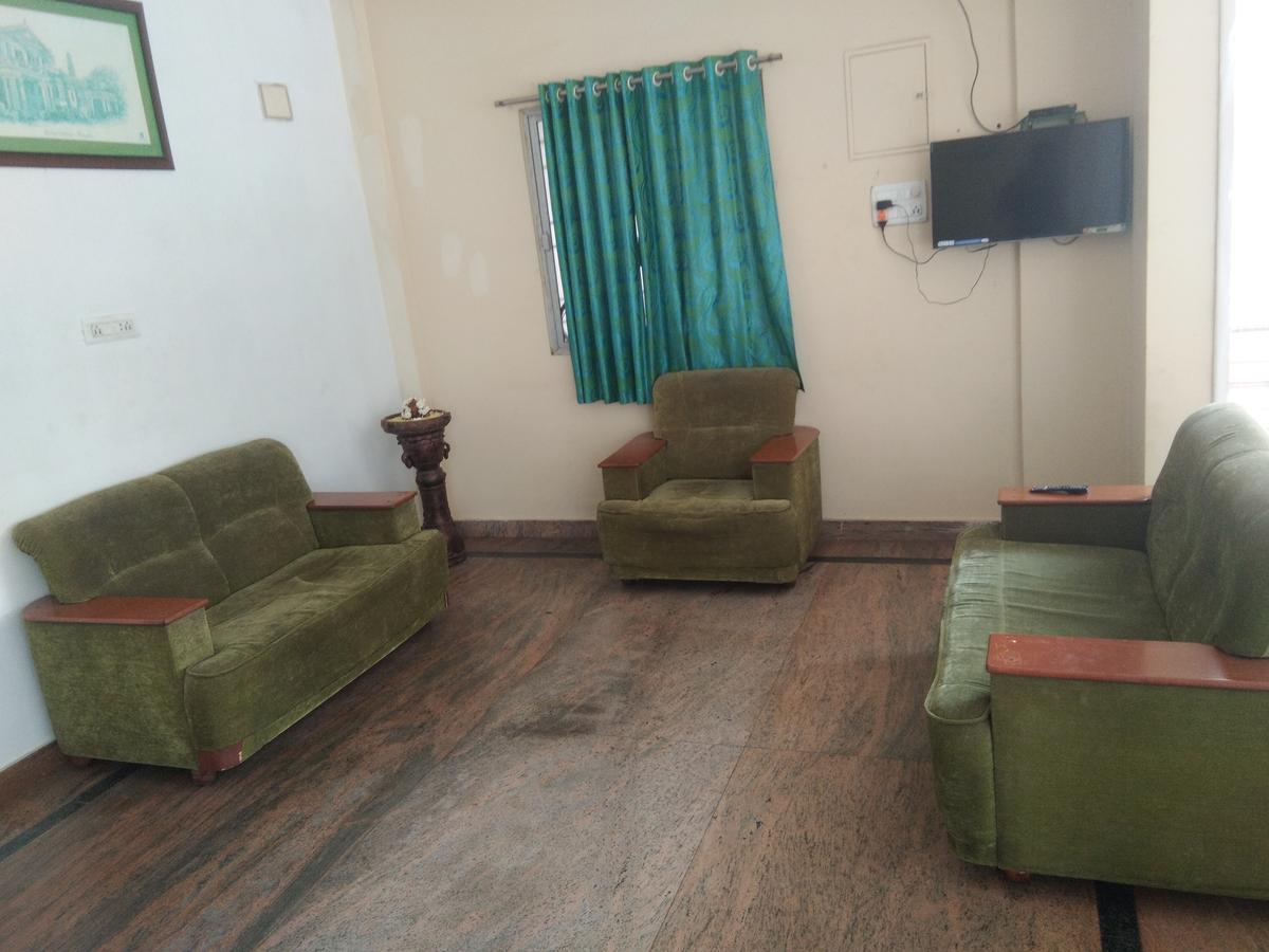 Sairam Residency Hotel Тирупати Екстериор снимка