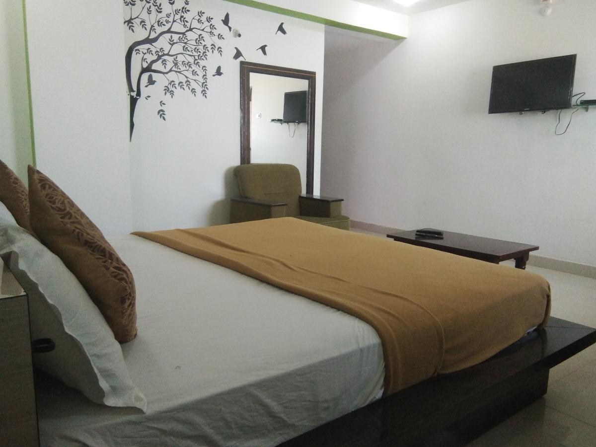 Sairam Residency Hotel Тирупати Екстериор снимка